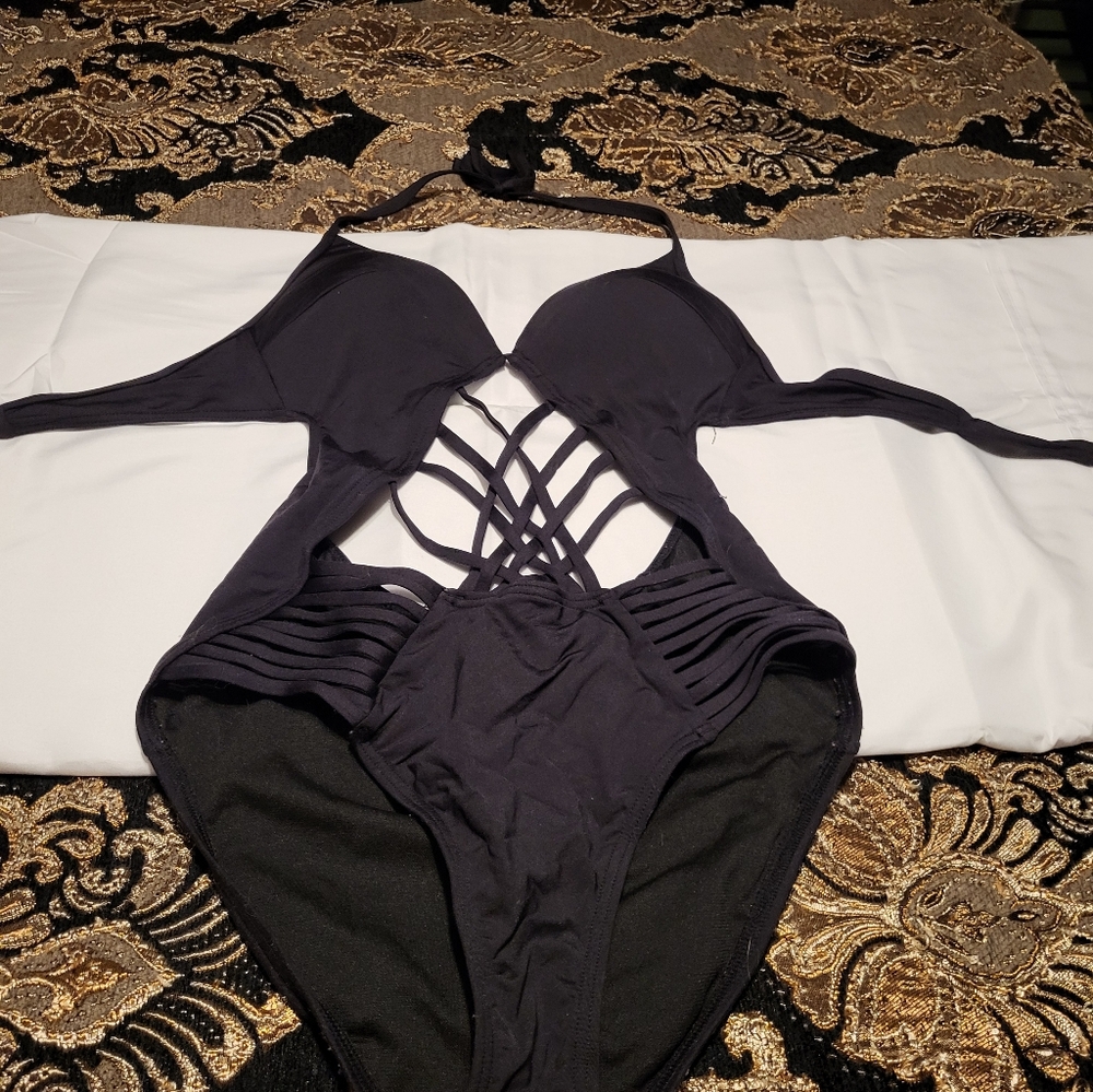 Kenneth Cole Black Shirr Thing Strappy One Piece Swimsuit Size Small